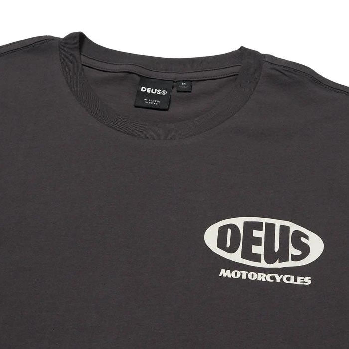 DEUS EX MACHINA ( デウスエクスマキナ ) / 半袖 Tシャツ / BELLWHETHER TEE - ANTHRACITE / DMS241663A / メンズ