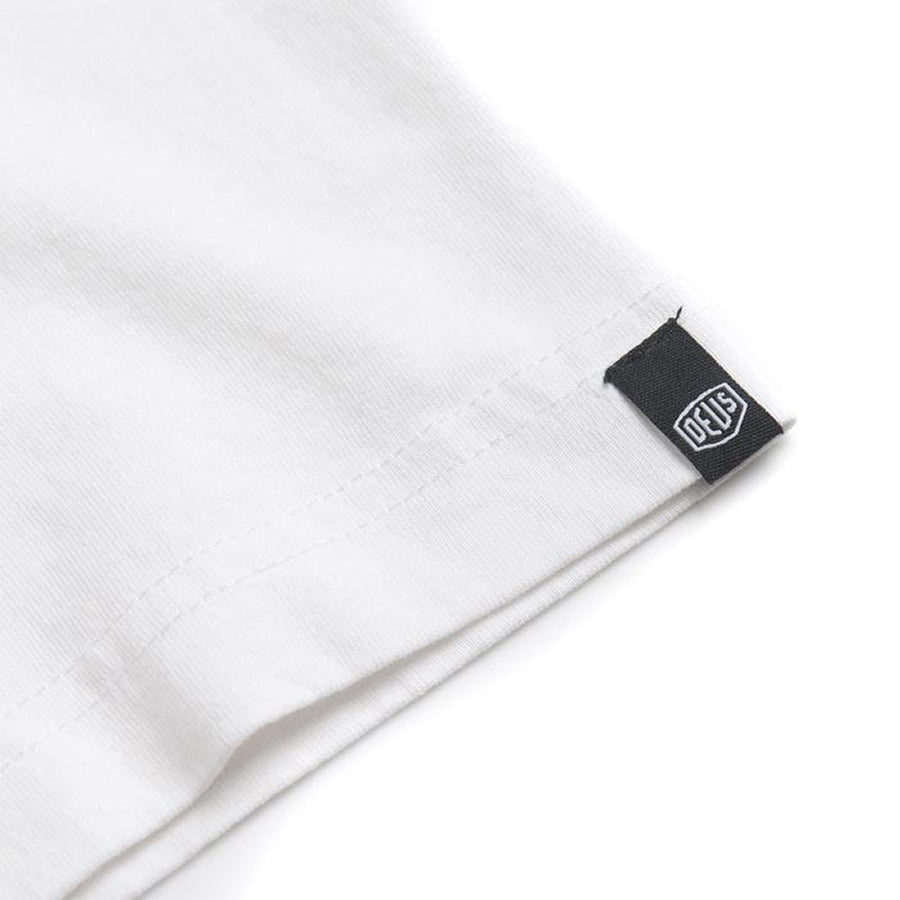 DEUS EX MACHINA ( デウスエクスマキナ ) / 半袖 Tシャツ / DEUS LOGO TEE - WHITE / DMA51995 / メンズ