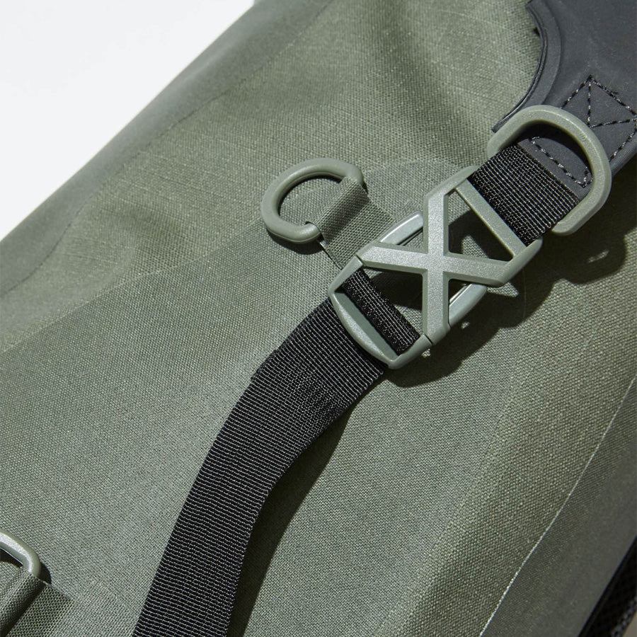 F/CE. (エフシーイー) / シームレスジップロック バックパック  / SEAMLESS ZIPLOCK - OLIVE / F2001DR0016 / 29.7L