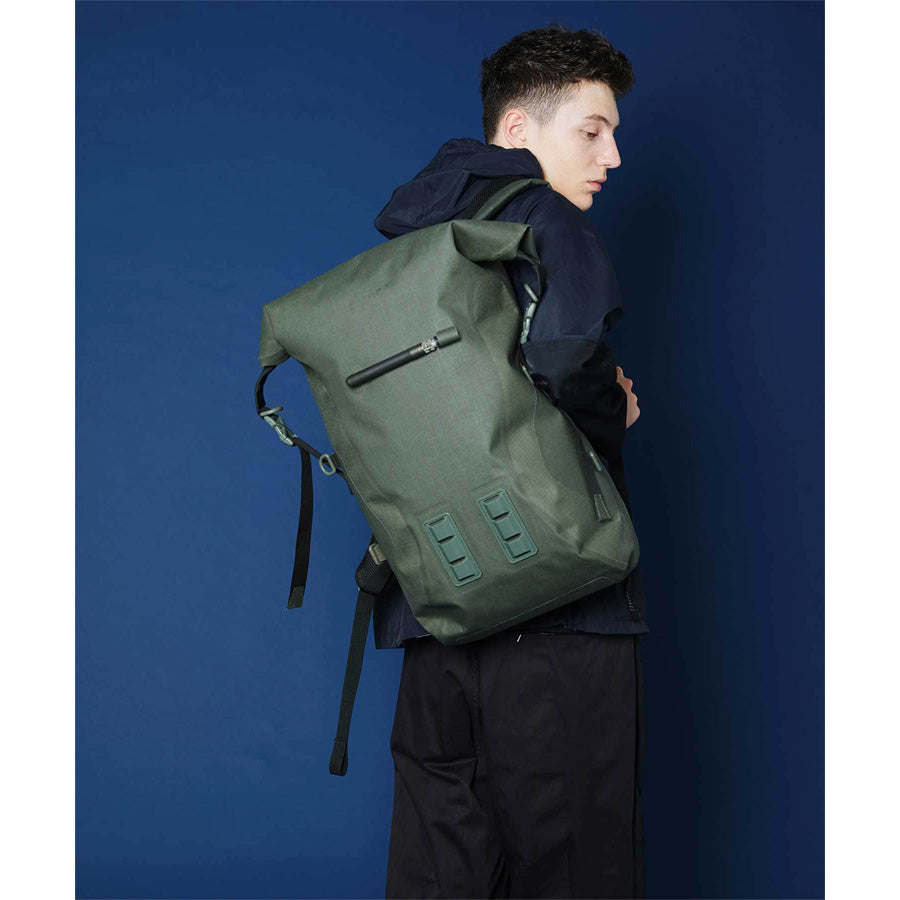 F/CE. (エフシーイー) / シームレスジップロック バックパック  / SEAMLESS ZIPLOCK - OLIVE / F2001DR0016 / 29.7L