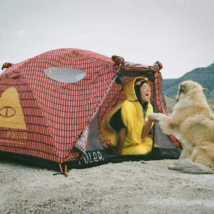 Poler Camping Stuff(ポーラー キャンピング スタッフ) 歩ける！手が出る！寝袋 シュラフ リバーシブル / NAPSACKS - YELLOW/TROPICANA
