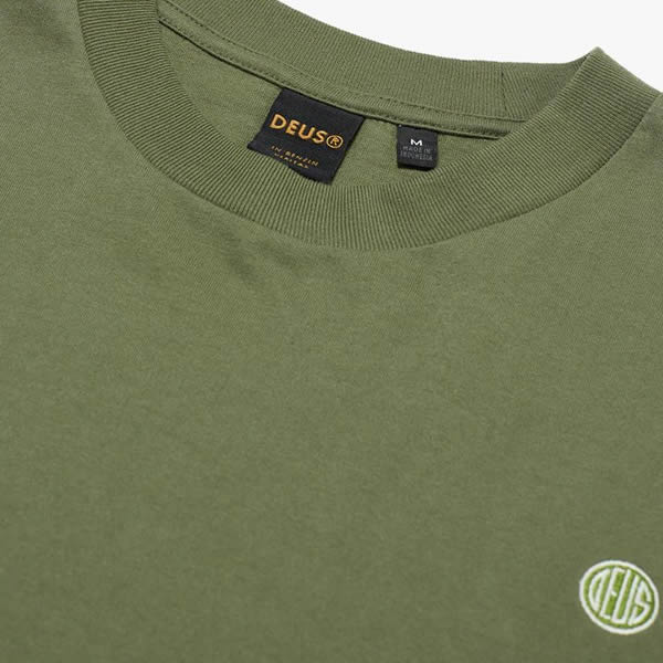 DEUS EX MACHINA ( デウスエクスマキナ ) / 半袖 Tシャツ / PLAIN PILL TEE - LICHEN GREEN / DMS2011418 / メンズ