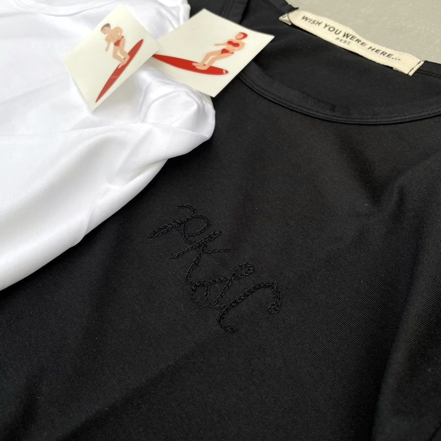 POMKOTSU SURF CLUB(ポンコツサーフクラブ)/ 半袖 Tシャツ / PKSC EMBROIDERY TEE - BLACK