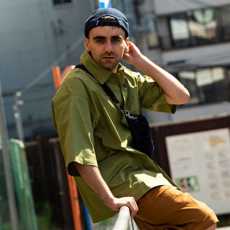 YALP by PLAY DESIGN (ヤルプ) / 半袖シャツ / HAND POCKET SHIRT - KHAKI / Y22S0HPSH / メンズ P01