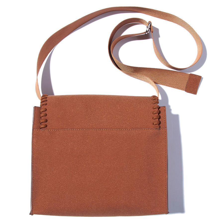 F/CE. エフシーイー / ビーガンスウェードレザー ショルダーバッグ / TECH SUEDE SHOULDER BAG - CAMEL / FEL3422B0001 / FCE