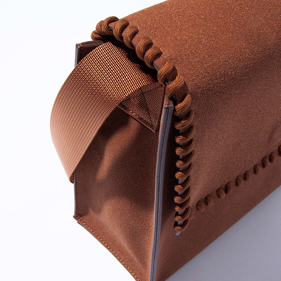 F/CE. エフシーイー / ビーガンスウェードレザー ショルダーバッグ / TECH SUEDE SHOULDER BAG - CAMEL / FEL3422B0001 / FCE