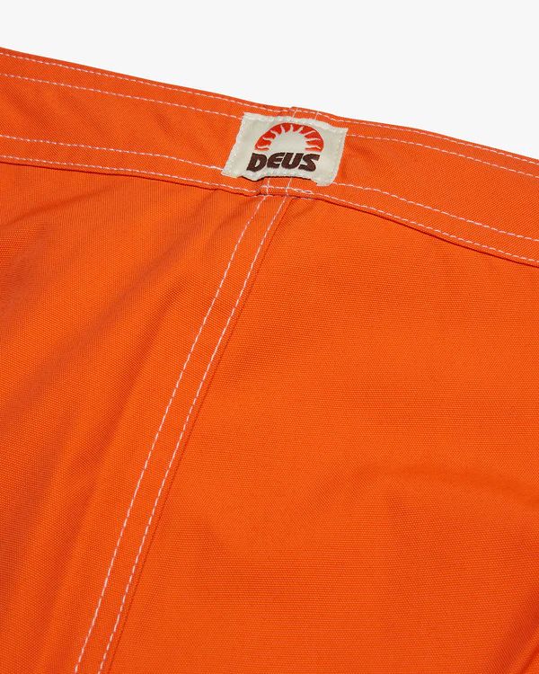 DEUS EX MACHINA (デウス) /街履きストレッチボードショーツ / BENJI BOARDSHORT - MANDARIN ORANGE / DMS222641A / メンズ