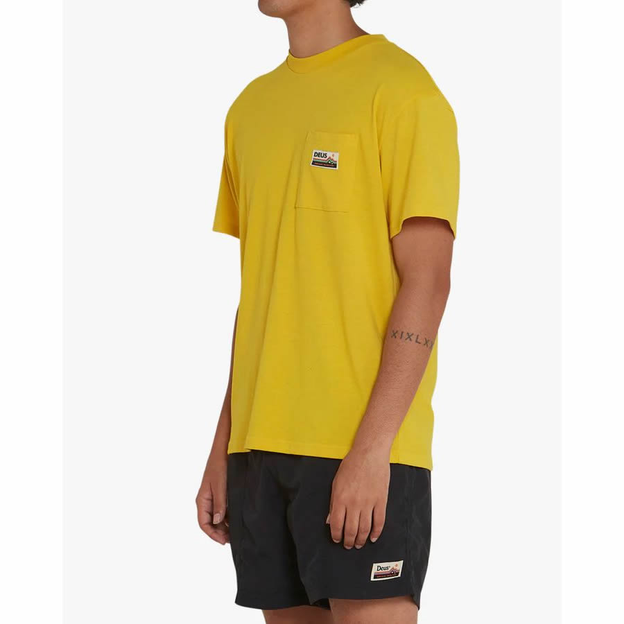 DEUS EX MACHINA ( デウスエクスマキナ ) / 半袖 ドライTシャツ / TANGO POCKET TEE - SUPER LEMON / DMS221658 / メンズ