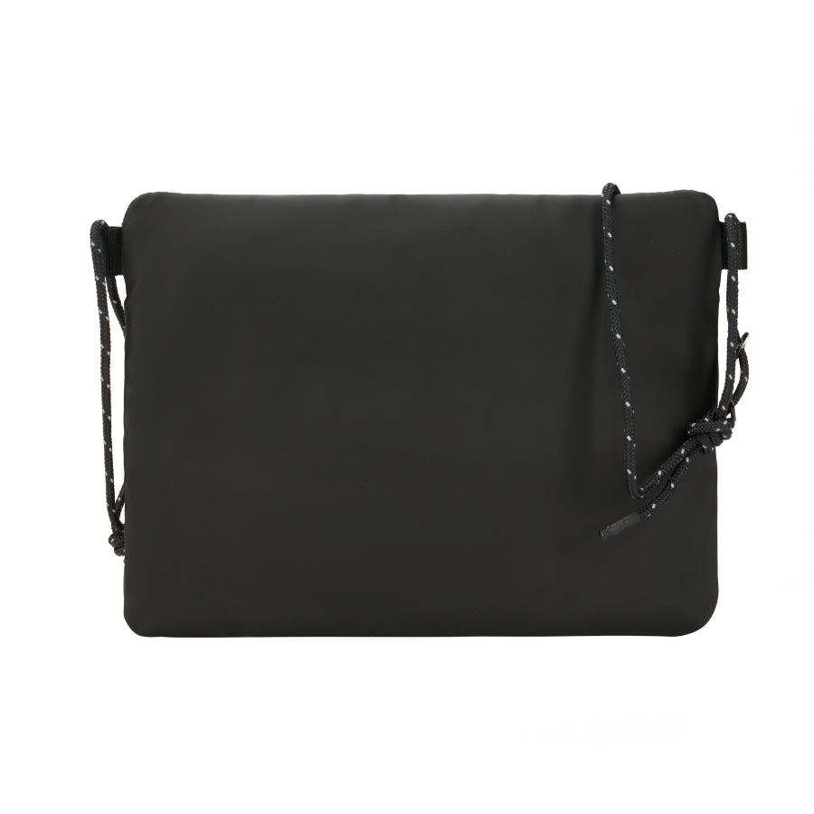 VENQUE (ヴェンク) / 防水 ボディーバッグ ポーチ / GEO CROSSBODY - BLACK / 国内正規取扱店 / 1年間製品保証付き