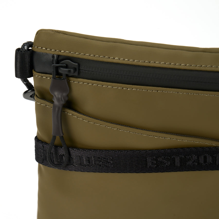 VENQUE (ヴェンク) / 防水 ボディーバッグ ポーチ / GEO CROSSBODY - GREEN / 国内正規取扱店 / 1年間製品保証付き