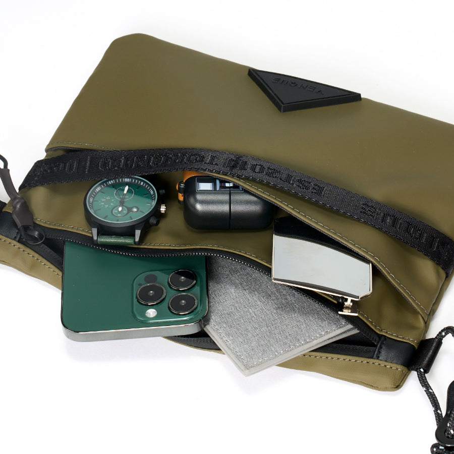 VENQUE (ヴェンク) / 防水 ボディーバッグ ポーチ / GEO CROSSBODY - GREEN / 国内正規取扱店 / 1年間製品保証付き