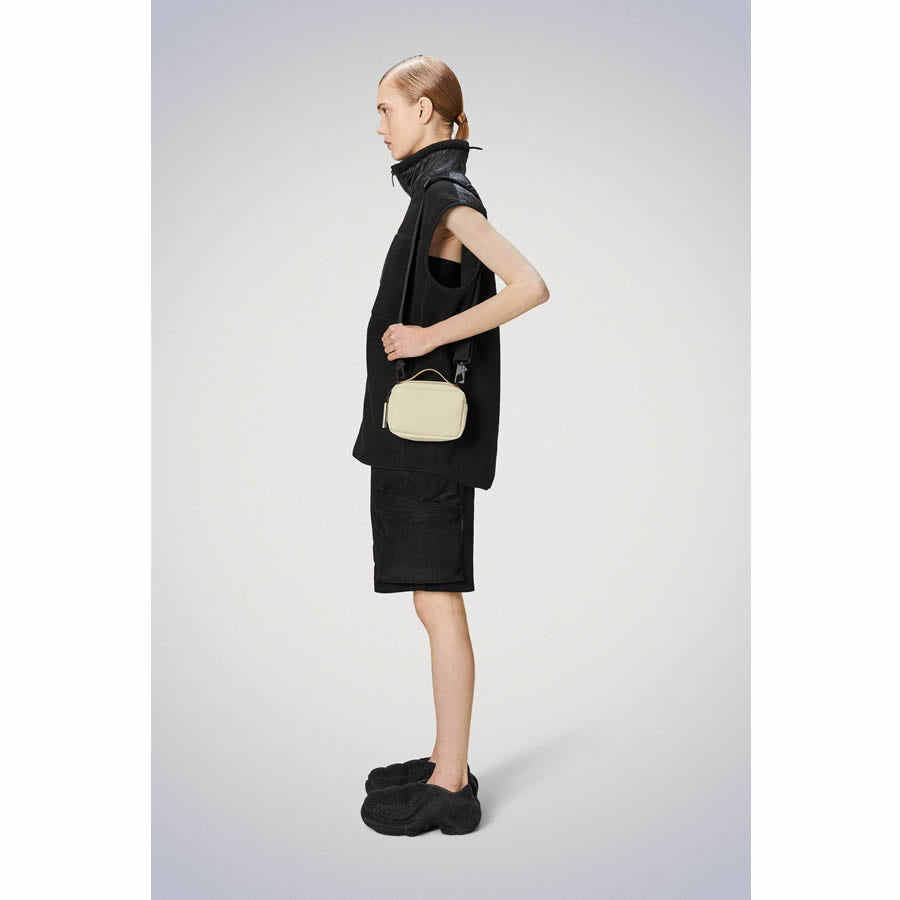 RAINS （レインズ） / バッグ 防水 ショルダーバッグ / BOX BAG MICRO - DUNE / 904-41-14120 26
