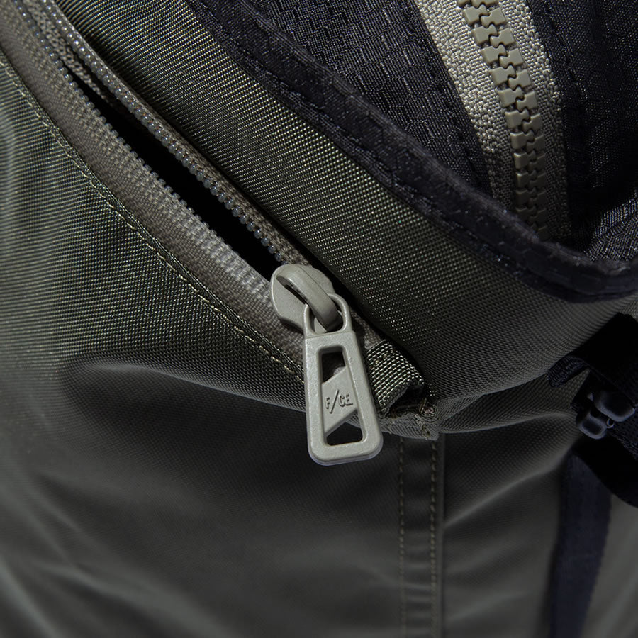 F/CE. (エフシーイー) / ショルダーバッグ  / LIGHTWEIGHT COURIER SHOULDER BAG - BLACK /  FRN36241B0001