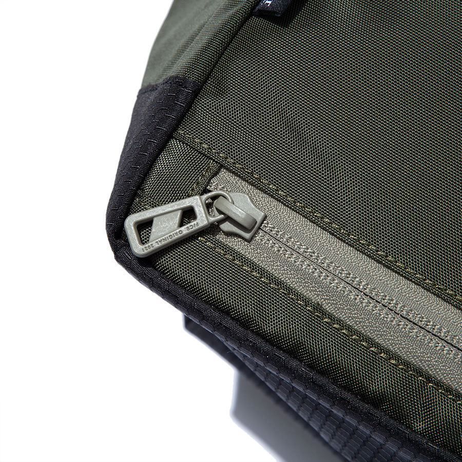 F/CE. (エフシーイー) / ショルダーバッグ  / LIGHTWEIGHT COURIER SHOULDER BAG - BLACK /  FRN36241B0001