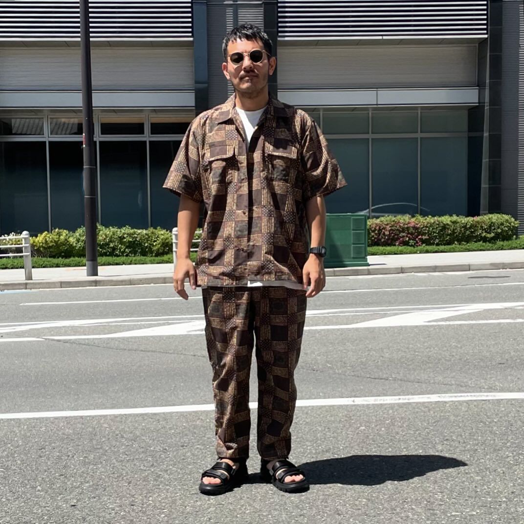 BURLAP OUTFITTER(バーラップアウトフィッター) / オープンカラーシャツ / S/S CAMP SHIRT PRINTED - BATIK BROWN / BO040047 / メンズ