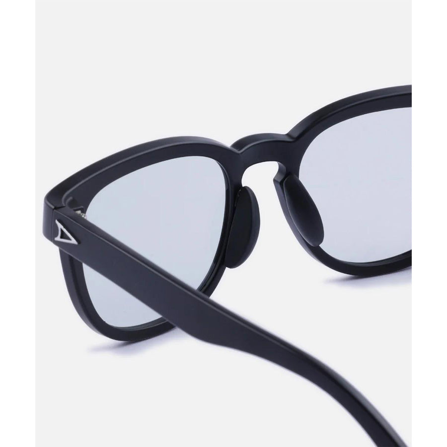TYMER(タイマー) / サングラス アイウェア / BLAKE - Matt Black x Photochromic Grey / TY-101-MBK-PGY / メンズ