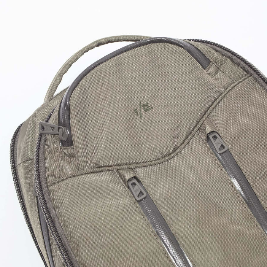 F/CE. (エフシーイー) / リュックサック バックパック  / 420 re/cor DAYTRIP BP - BLACK / FCD30251B0001 FCE / 32L