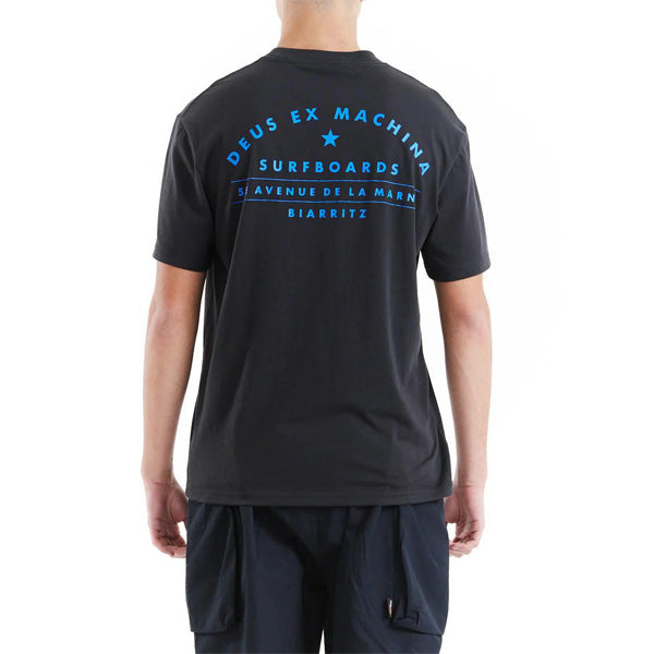 DEUS EX MACHINA ( デウスエクスマキナ ) / 半袖 Tシャツ / BIARRITZ SURF ADDRESS TEE - BLACK / DMP251000A / メンズ