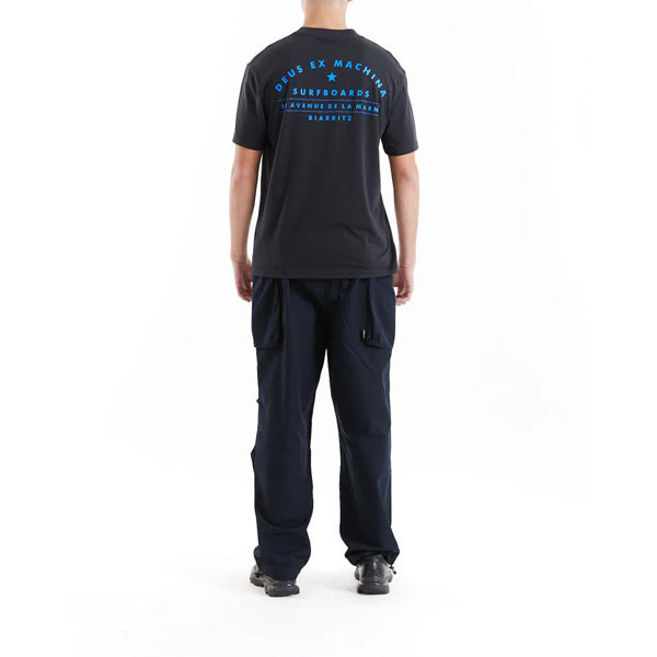 DEUS EX MACHINA ( デウスエクスマキナ ) / 半袖 Tシャツ / BIARRITZ SURF ADDRESS TEE - BLACK / DMP251000A / メンズ