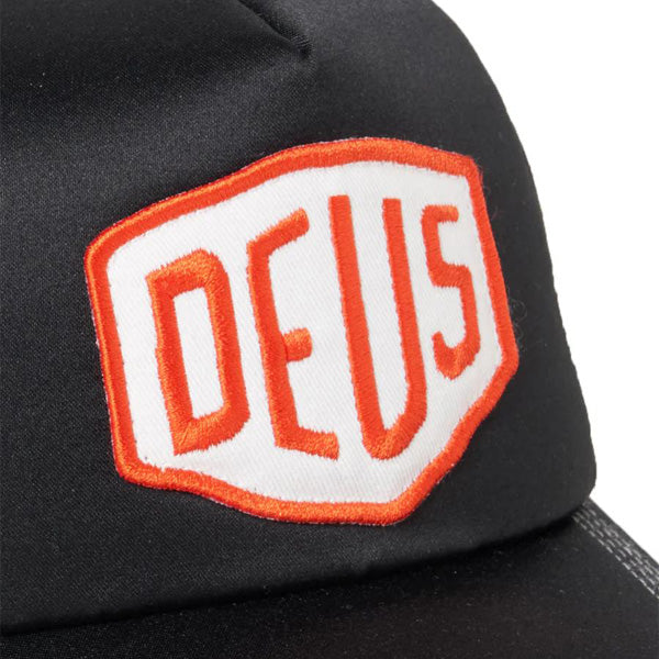 DEUS EX MACHINA ( デウスエクスマキナ ) / メッシュキャップ 帽子 / SHIELD LUXX TRUCKER - BLACK / DMP257172  / メンズ