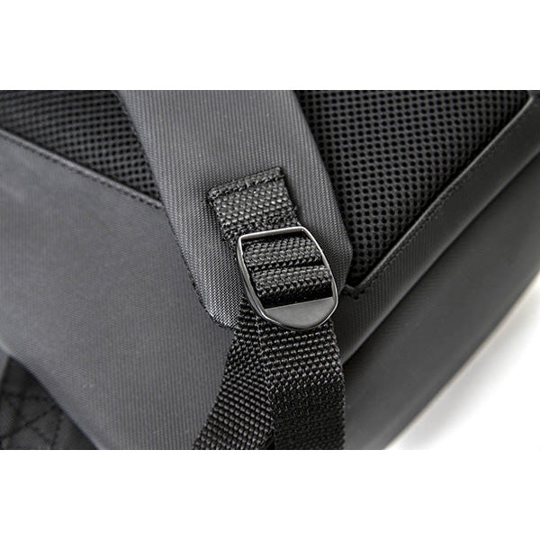 VENQUE (ヴェンク) / バックパック リュックサック / AMSTERDAM CARBON - BLACK / 国内正規取扱店 / 1年間製品保証付き