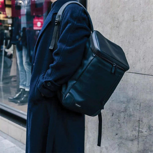VENQUE (ヴェンク) / バックパック リュックサック / AMSTERDAM CARBON - BLACK / 国内正規取扱店 / 1年間製品保証付き