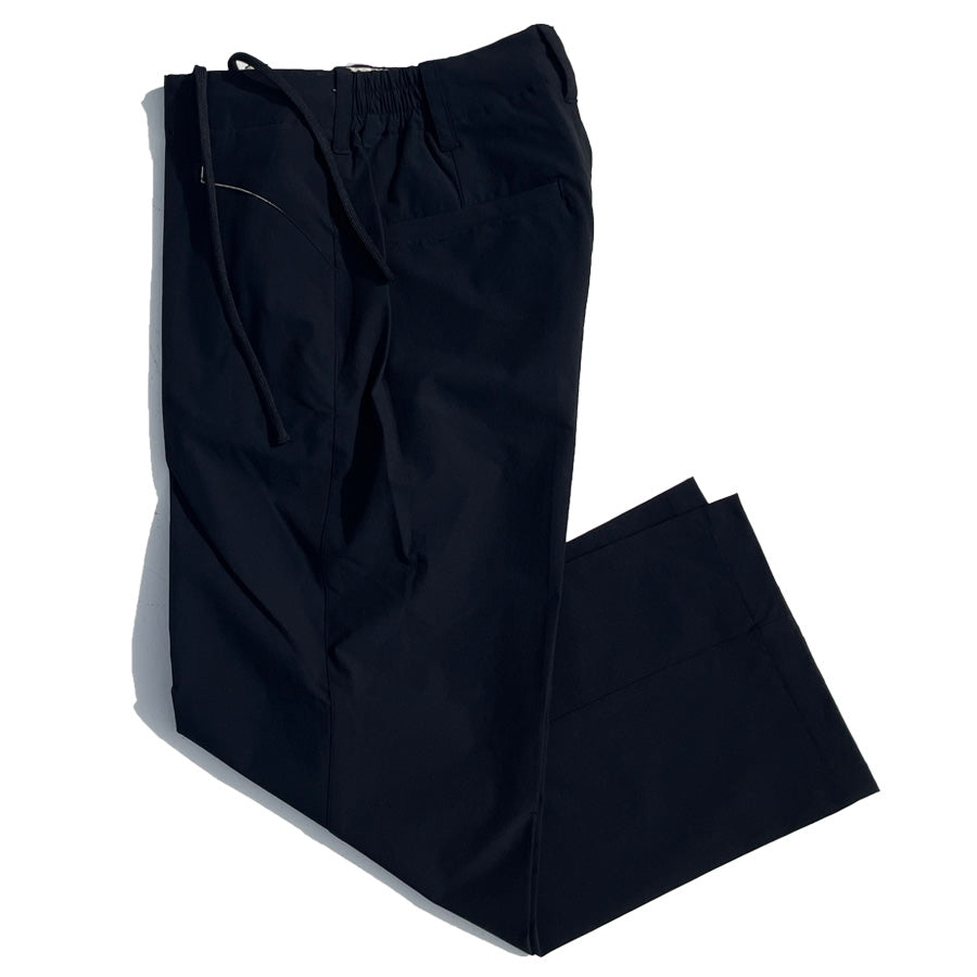 AXESQUIN(アクシーズクイン) / 撥水 ストレッチ素材 スラックスパンツ / TECH WORK SLACKS - BLACK / 322040 / メンズ