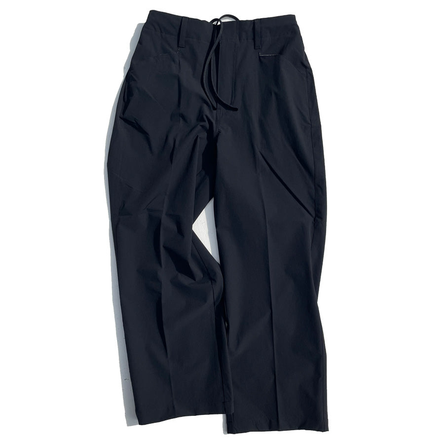 AXESQUIN(アクシーズクイン) / 撥水 ストレッチ素材 スラックスパンツ / TECH WORK SLACKS - BLACK / 322040 / メンズ