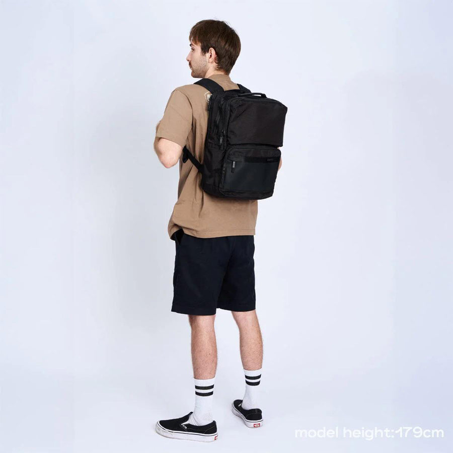 CHROME クローム / 防水 リュックサック バックパック / AXCEL BRIEF PACK MD - BLACK / BJ017BK