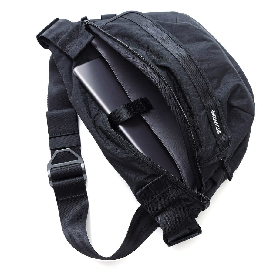 CHROME クローム / 防水 ボディバッグ スリングバッグ ショルダーバッグ / BOT FLAP SLING 8L - BLACK CRINKLE / BJ008