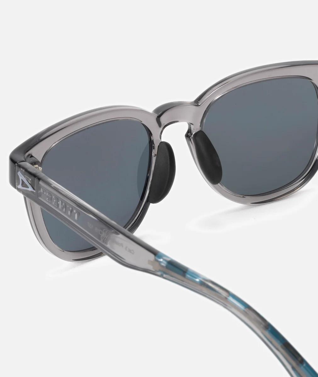 TYMER(タイマー) /  偏光レンズ サングラス アイウェア / BLAKE - Gloss Clear Grey x Grey Polarized / TY-101-GCG-GYP / メンズ