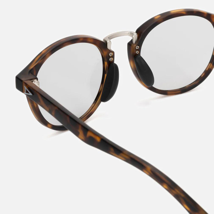 TYMER(タイマー) / 調光レンズ サングラス アイウェア / OLIVER - Tortoise  x Photochromic Grey / TY105-MTT-PGY / メンズ