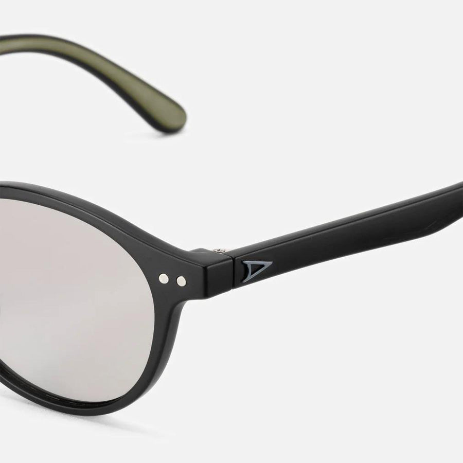 TYMER(タイマー) / 調光レンズ サングラス アイウェア / OLIVER - Matt Black  x Photochromic Grey Polarized / TY105-MBK-PGYP / メンズ