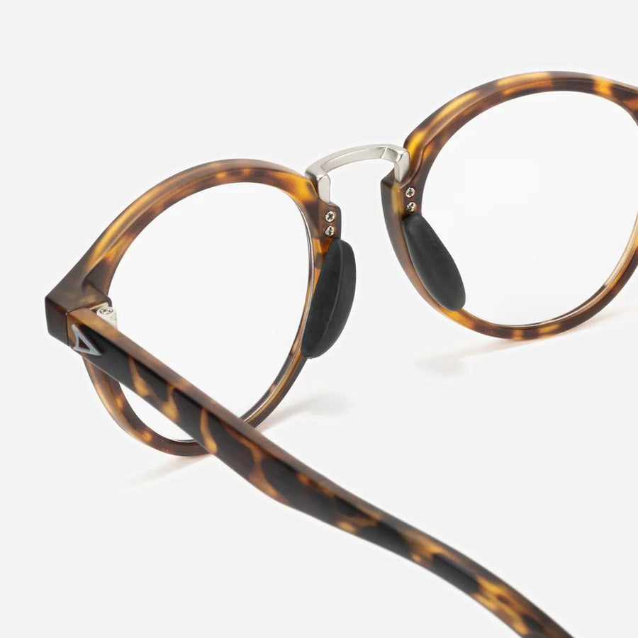 TYMER(タイマー) / 調光遠近両用 アイウェア / OLIVER - Matt Tortoise  x Photochromic Clear to Grey / TR105-MTT-PGD / メンズ
